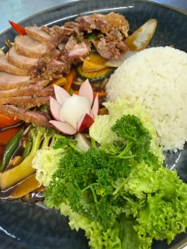 22-VIT SOT DEN-Ente Thai-Sojasauce 